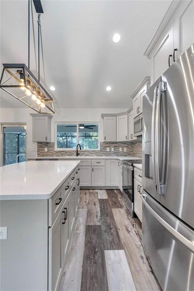 Furnished interior view inside a new home in , Dunnellon (Image 11).