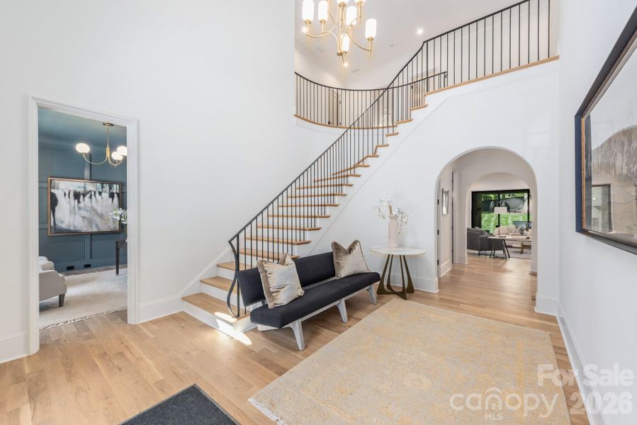 Sweeping staircase
