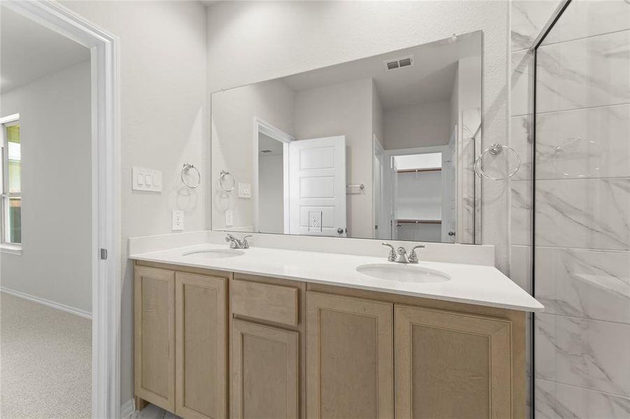 23. 1641 Meadow Crest - Bath (4)