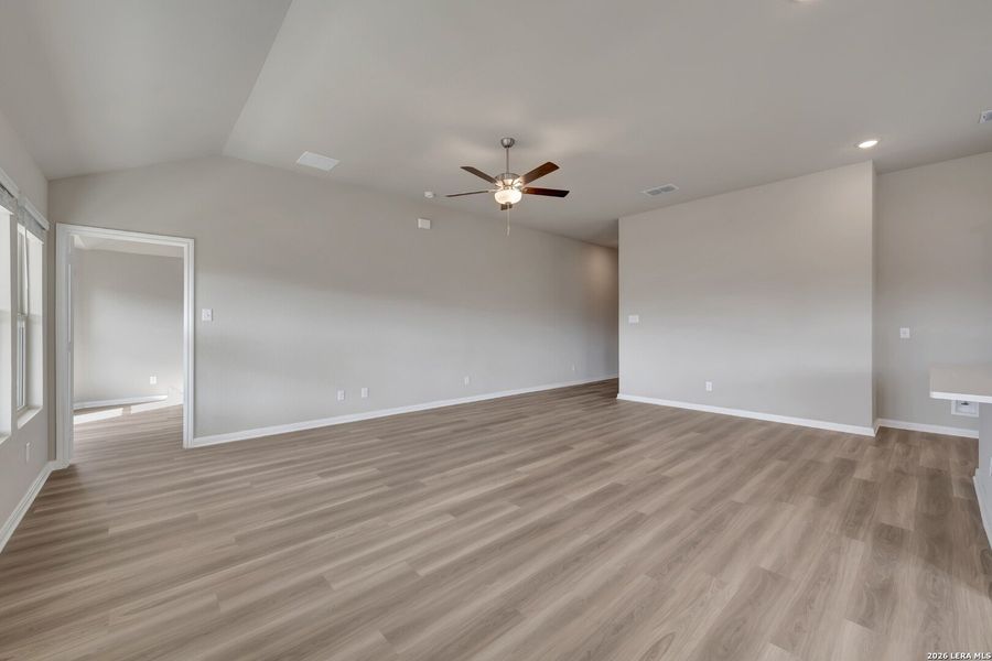 Spacious, unfurnished interior of a new home in Greenspoint Heights, Seguin (Image 39).