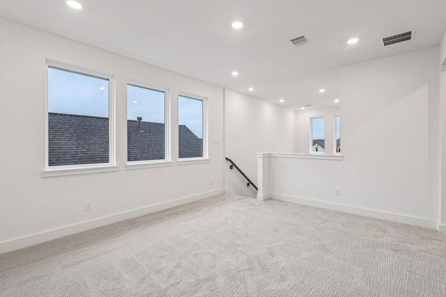 21603 Berry Crest Loft Space