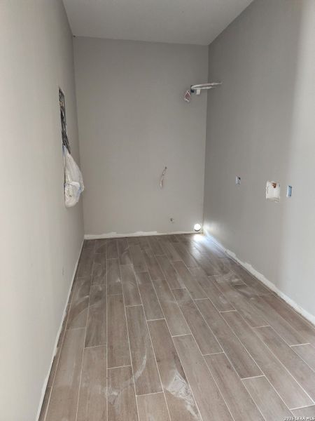 Spacious, unfurnished interior of a new home in , Eagle Pass (Image 5). Spacious, unfurnished interior of a new home in , Eagle Pass (Image 5).