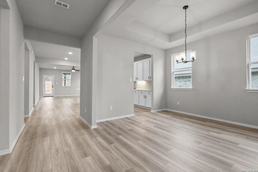 Spacious, unfurnished interior of a new home in Comanche Ridge, San Antonio (Image 18). Spacious, unfurnished interior of a new home in Comanche Ridge, San Antonio (Image 18).