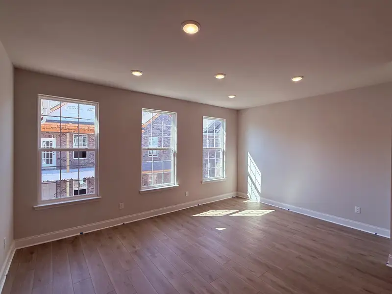 Spacious, unfurnished interior of a new home in Promenade at Clari Park, Murfreesboro (Image 8).