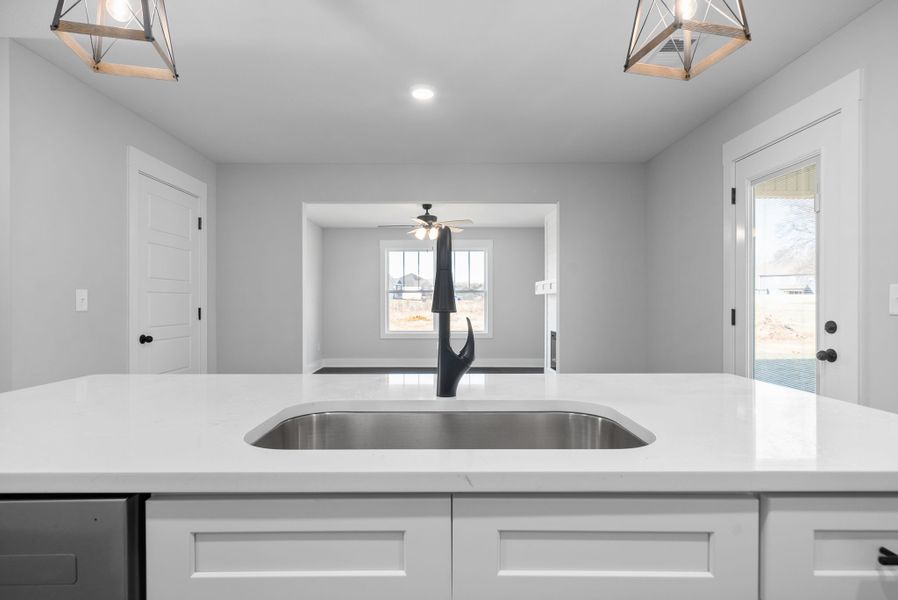 Representative interior finishes for a home built from the Maui by Rockwood Homes in Garrettsburg Meadows, Clarksville (Image 13).