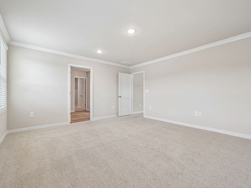 Spacious, unfurnished interior of a new home in Avalon Place - Signature Series, Durham (Image 17).