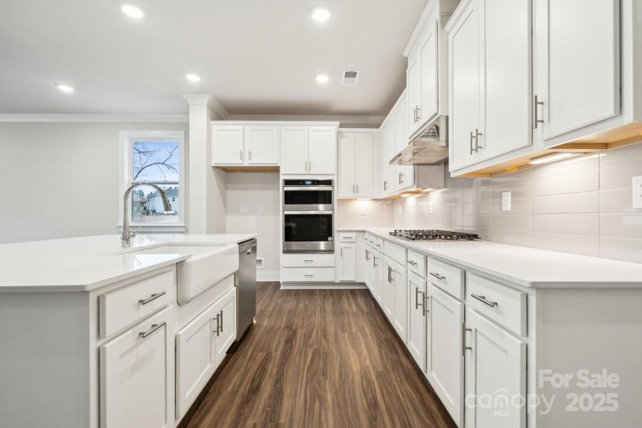 Furnished interior view inside a new home in Cannon Manor, Kannapolis (Image 10).