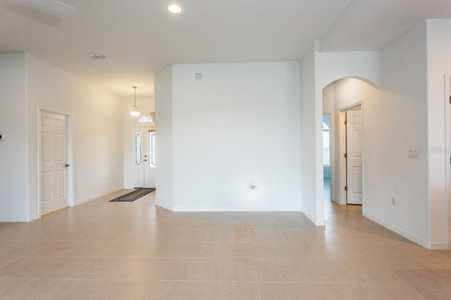 Spacious, unfurnished interior of a new home in , Palm Coast (Image 25).