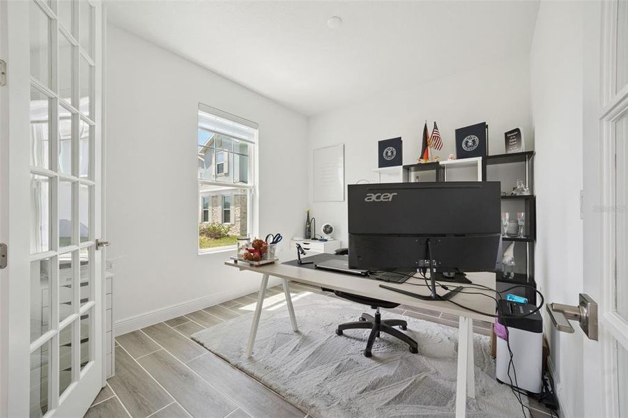 Furnished interior view inside a new home in , Mount Dora (Image 53).