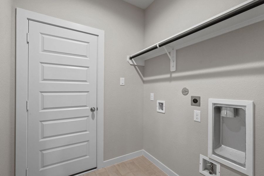 Spacious, unfurnished interior of a new home in Cypresswood Landing, Humble (Image 26).