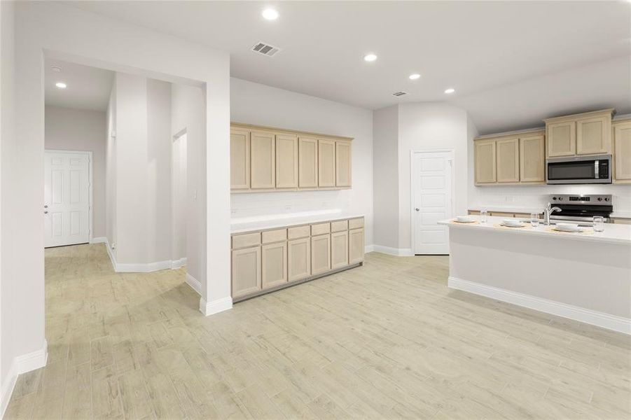 10. 1025 Goya - Dining (2)