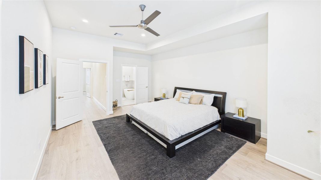 Furnished interior view inside a new home in Willowbend Point, Houston (Image 13). Furnished interior view inside a new home in Willowbend Point, Houston (Image 13).