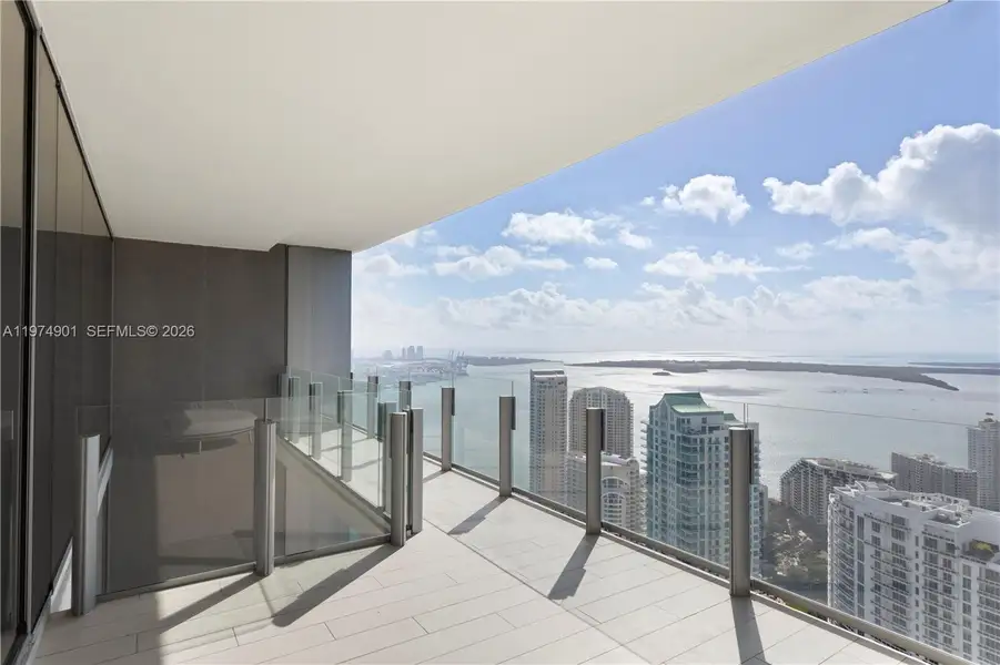 Condo located in Miami, FL showcasing its design and architecture (Image 4).