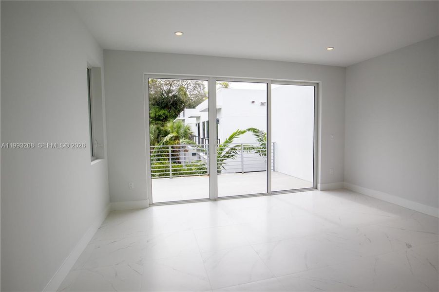 Spacious, unfurnished interior of a new home in , Miami (Image 19).