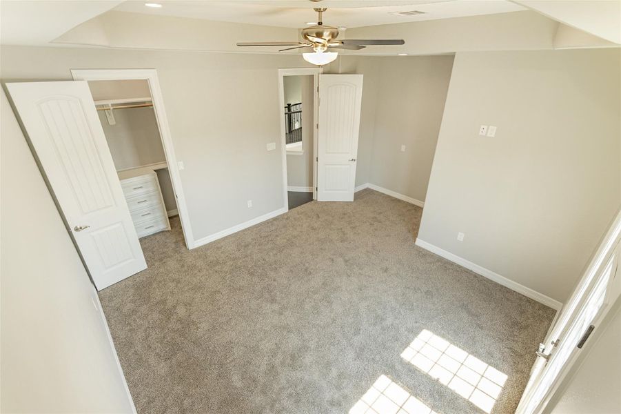 Spacious, unfurnished interior of a new home in , Dickinson (Image 43).