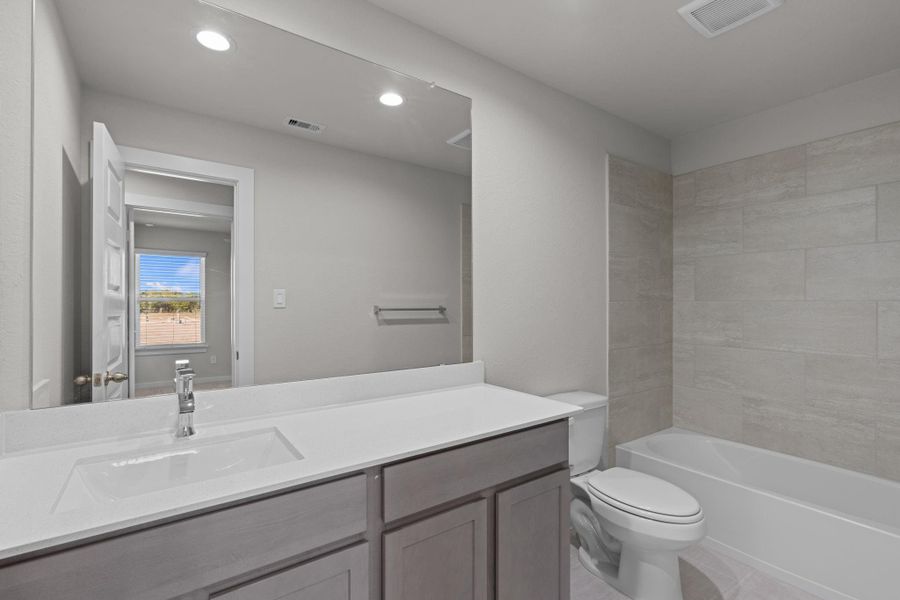 Furnished interior view inside a new home in Briarwood Crossing, Rosenberg (Image 7). Furnished interior view inside a new home in Briarwood Crossing, Rosenberg (Image 7).