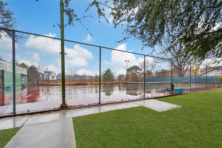 Community amenities in , Houston (Image 41).
