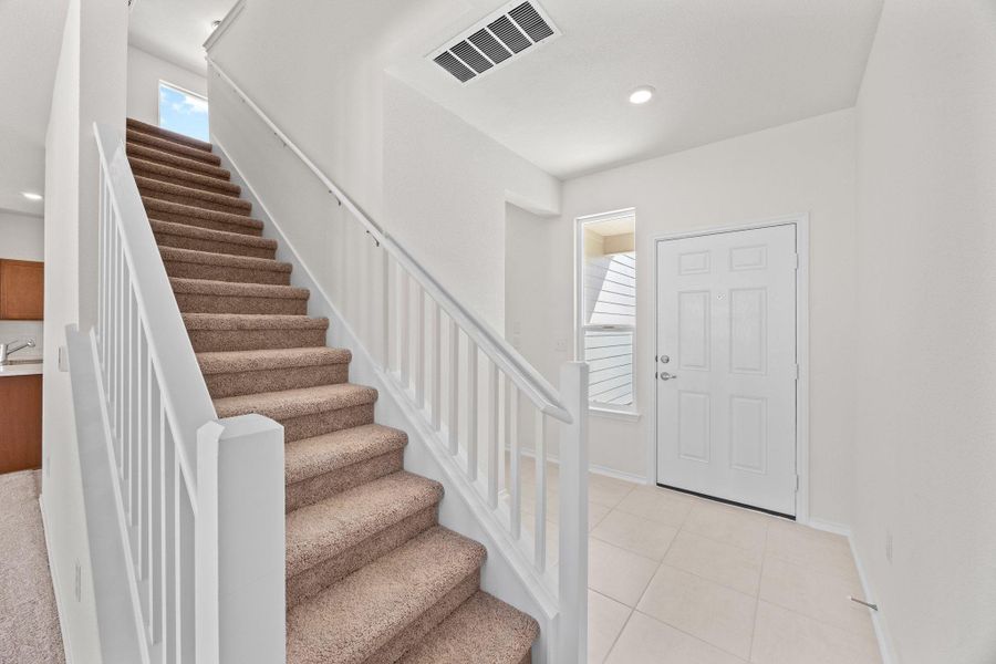 Spacious, unfurnished interior of a new home in Creekside at Estancia, Austin (Image 12).