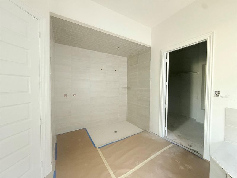 Spacious, unfurnished interior of a new home in Katy Lakes, Katy (Image 29). Spacious, unfurnished interior of a new home in Katy Lakes, Katy (Image 29).