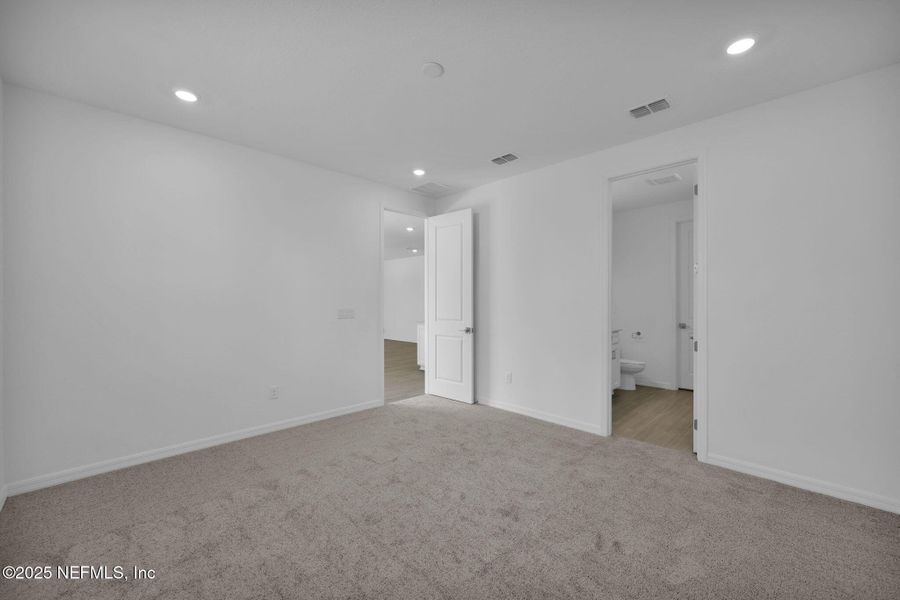 Spacious, unfurnished interior of a new home in Bradley Creek, Green Cove Springs (Image 32). Spacious, unfurnished interior of a new home in Bradley Creek, Green Cove Springs (Image 32).