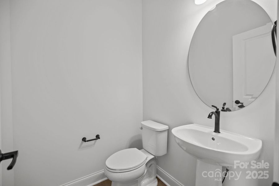 Image 43 of a home in Lakeside Glen. Image 43 of a home in Lakeside Glen.