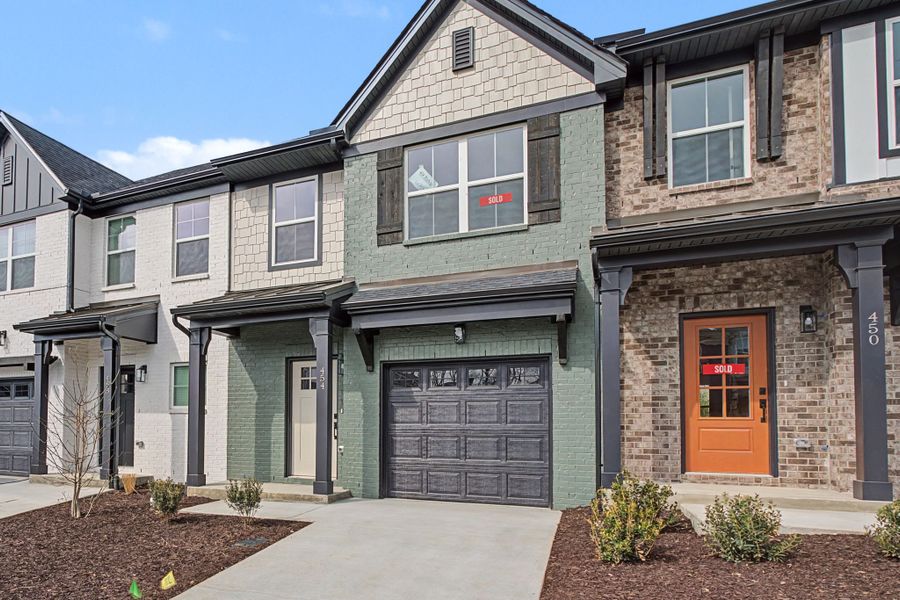 Photo of another unit. Design selections and features may vary.