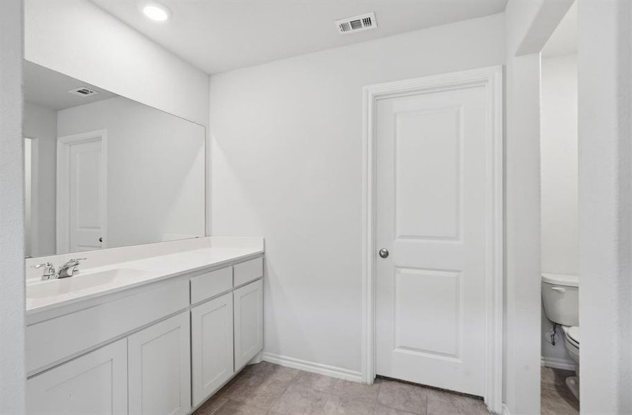 Furnished interior view inside a new home in , Fort Worth (Image 13).