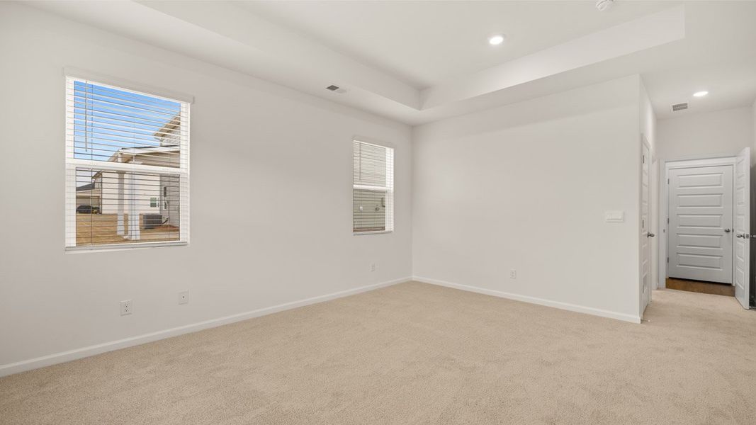 Spacious, unfurnished interior of a new home in Bridle Creek, Locust Grove (Image 23).