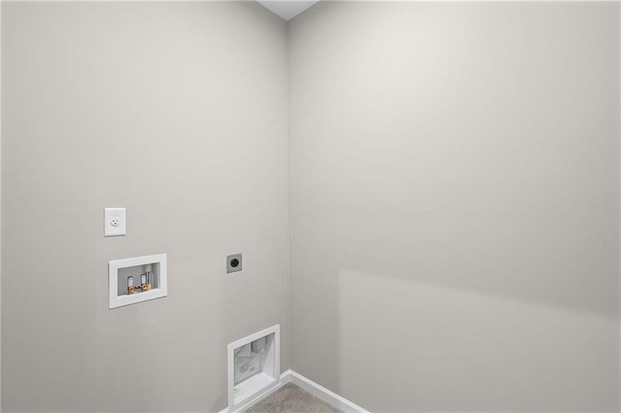 Spacious, unfurnished interior of a new home in Crossvine Estates, Braselton (Image 32).