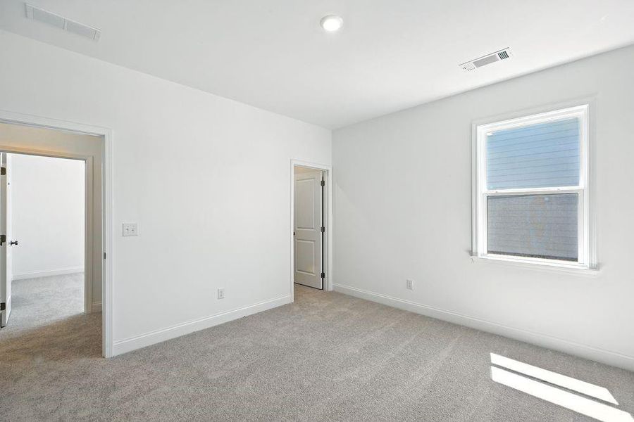 Spacious, unfurnished interior of a new home in Bennett Farm, Loganville (Image 19).