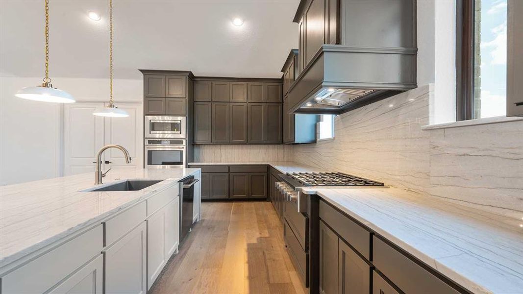 Furnished interior view inside a new home in Adkins Park 70', Hurst (Image 9).