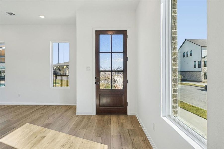 4-web-or-mls-1102 Bexar Ln-S1411-004 4-web-or-mls-1102 Bexar Ln-S1411-004