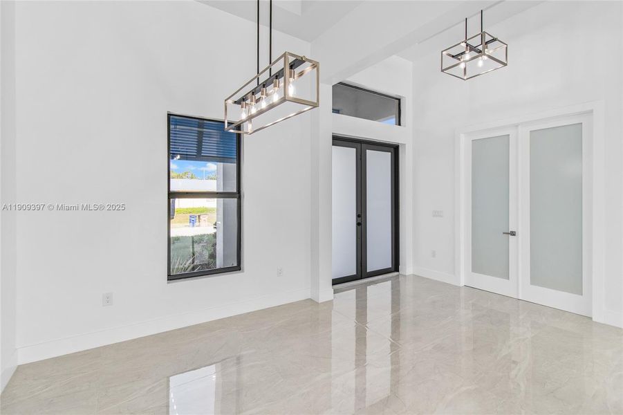 Spacious, unfurnished interior of a new home in , Lehigh Acres (Image 25).