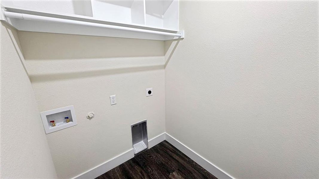 Spacious, unfurnished interior of a new home in , Mabank (Image 16).