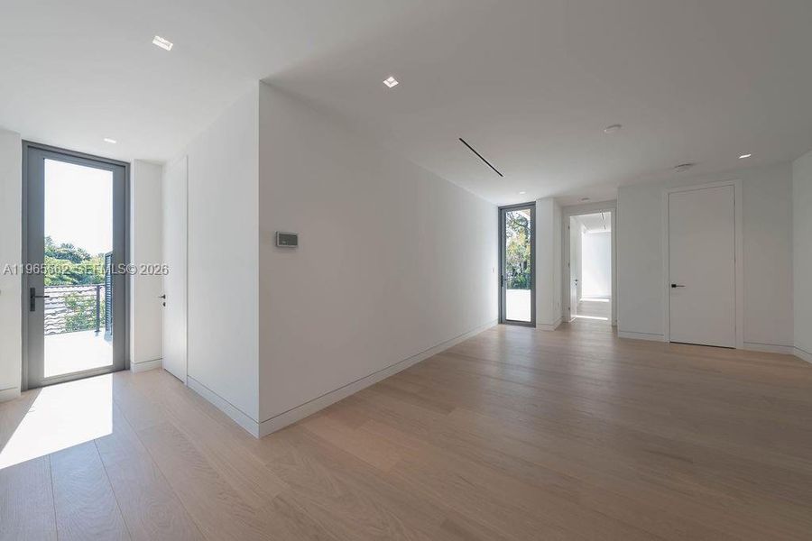 Spacious, unfurnished interior of a new home in , Miami (Image 19).
