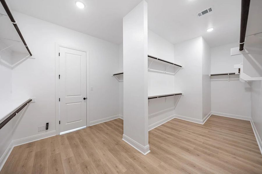 Spacious, unfurnished interior of a new home in Clearwater Ranch, Liberty Hill (Image 23). Spacious, unfurnished interior of a new home in Clearwater Ranch, Liberty Hill (Image 23).