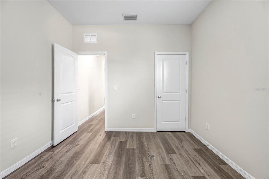 Spacious, unfurnished interior of a new home in , Weeki Wachee (Image 35).