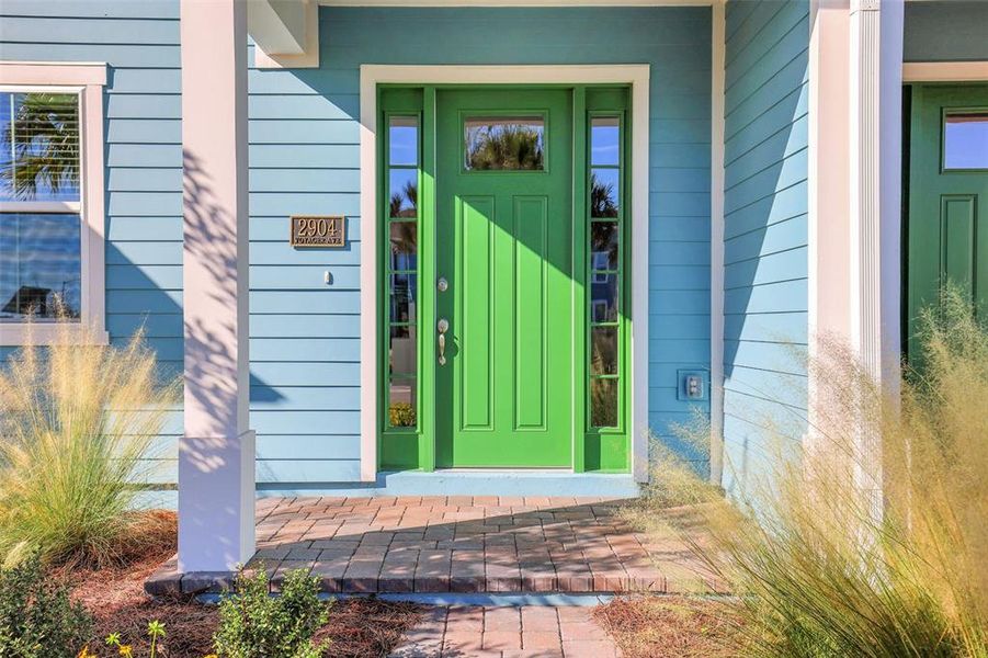Exterior details and patio area of a home in , St. Cloud (Image 3).