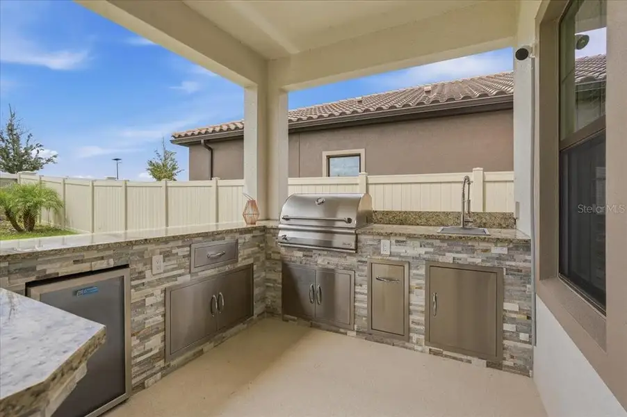 Exterior details and patio area of a home in , San Antonio (Image 4).