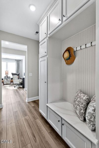 020-1280x960-drop-zone 020-1280x960-drop-zone