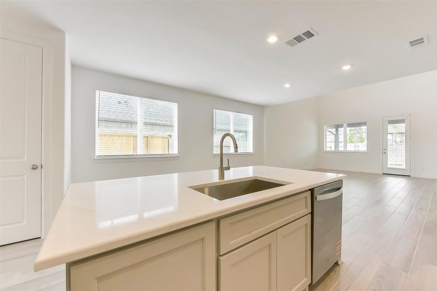 Furnished interior view inside a new home in Evergreen 40', Conroe (Image 5). Furnished interior view inside a new home in Evergreen 40', Conroe (Image 5).