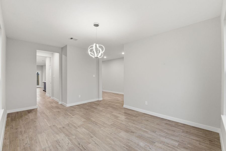 Spacious, unfurnished interior of a new home in , Fresno (Image 21).