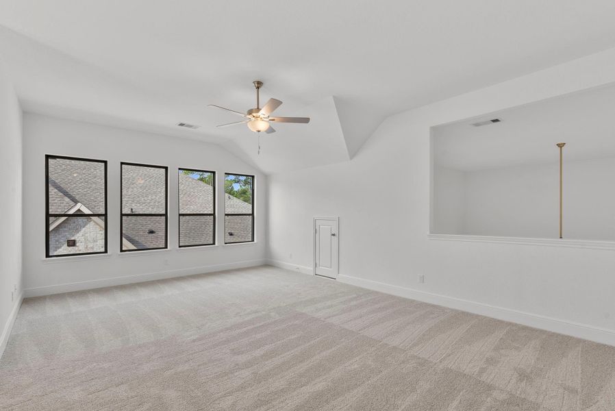 Spacious, unfurnished interior of a new home in Colton, Montgomery (Image 25).