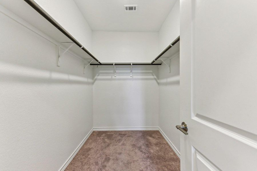 Spacious, unfurnished interior of a new home in Stonewall Ranch, Liberty Hill (Image 32).