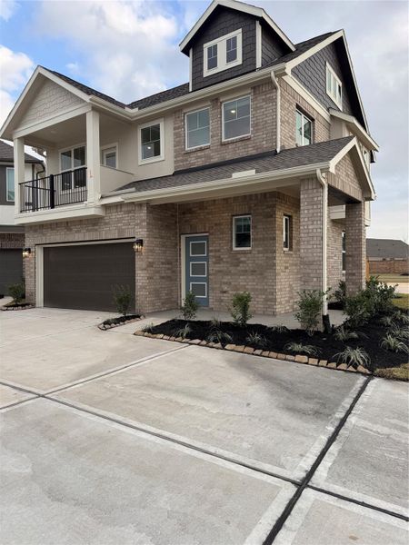 Front exterior of a new home in Balmoral, Atascocita, TX, highlighting curb appeal (Image 17).