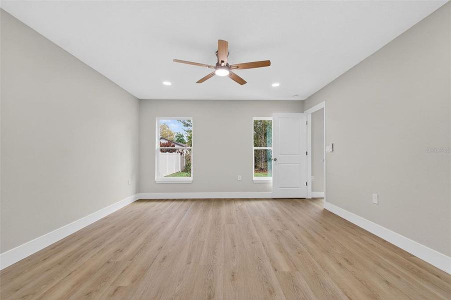 Spacious, unfurnished interior of a new home in , Orlando (Image 21).