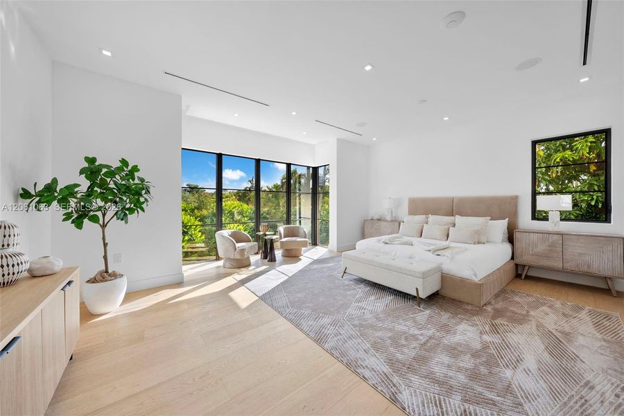 Furnished interior view inside a new home in , Coral Gables (Image 14).