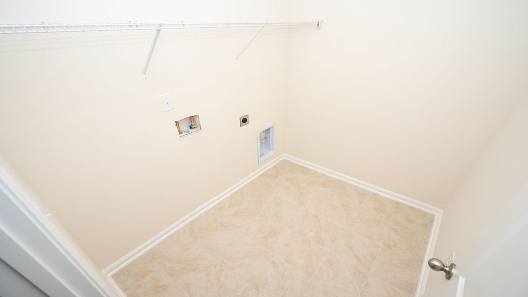 Representative unfurnished interior of a home built from the EATON by D.R. Horton in Waterbridge, Myrtle Beach (Image 27).