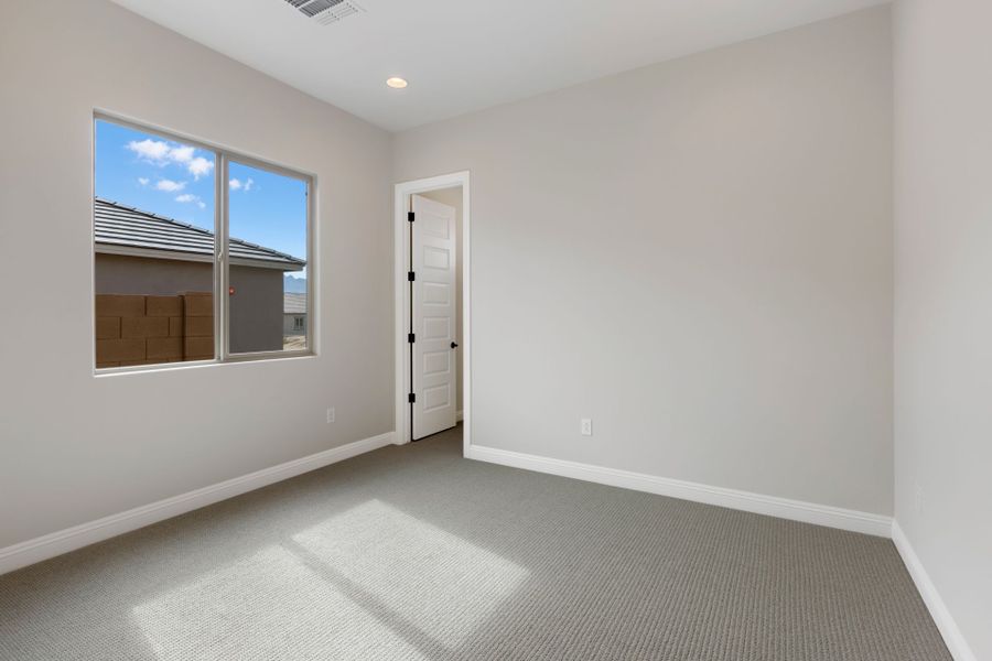 Spacious, unfurnished interior of a new home in Vistoso Canyon Estates, Oro Valley (Image 23).