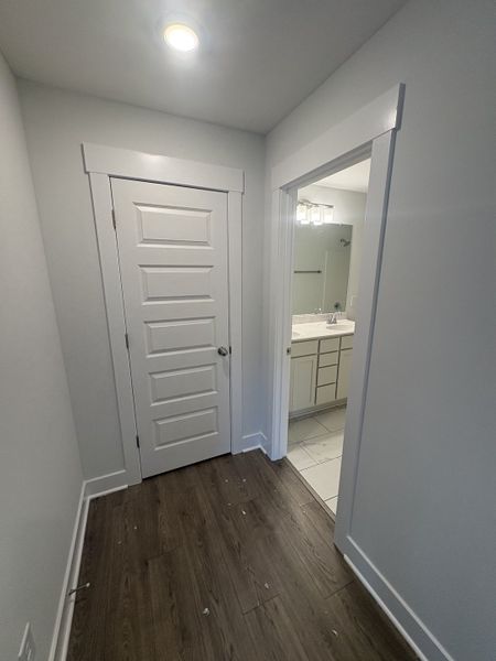 Spacious, unfurnished interior of a new home in Rookers Bend, Smyrna (Image 22).